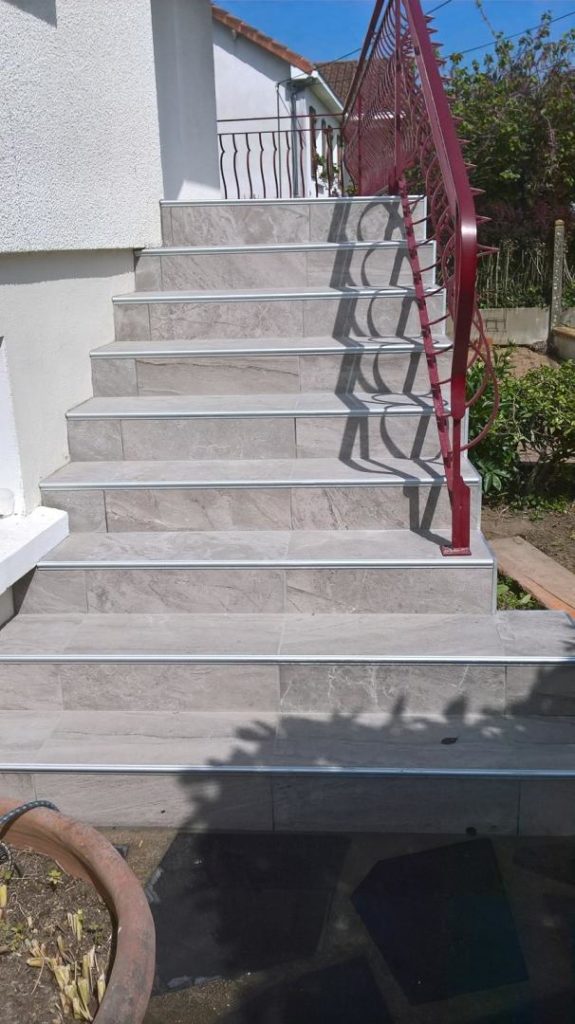 Escalier extérieur réalisé par JF-Clémenceau Carrelage en Loire Atlantique