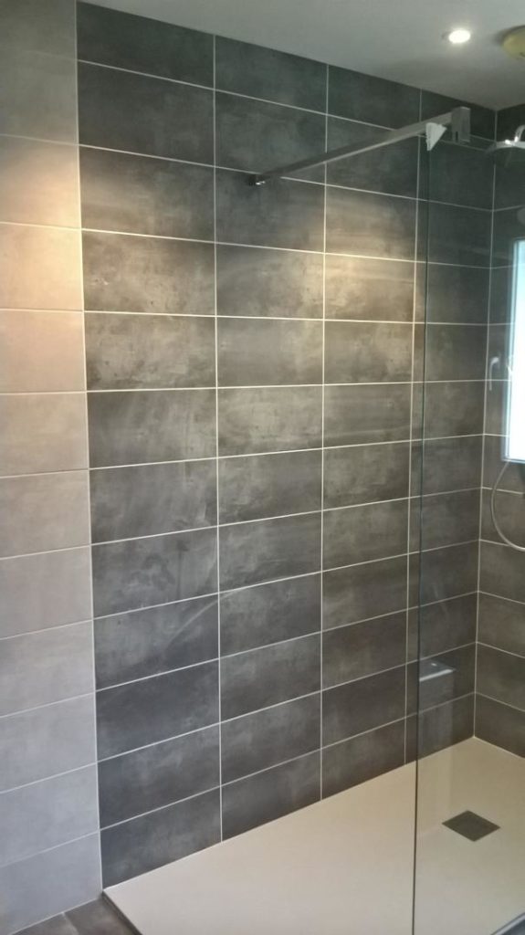 Douche avec bac extra plat réalisé par JF clémenceau Carrelage en Loire Atlantique